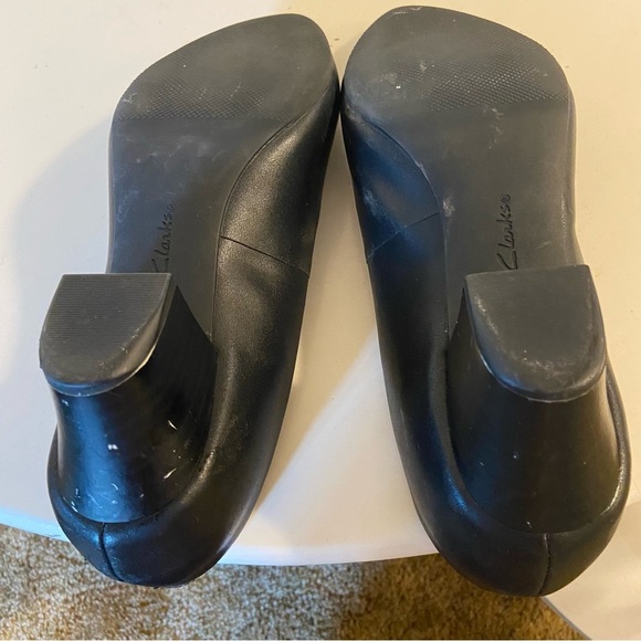 Clarks Collection Black Leather Block Heel Pumps Size 7 - Picture 8 of 8